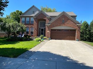 909 Westhills Dr, South Lyon, MI