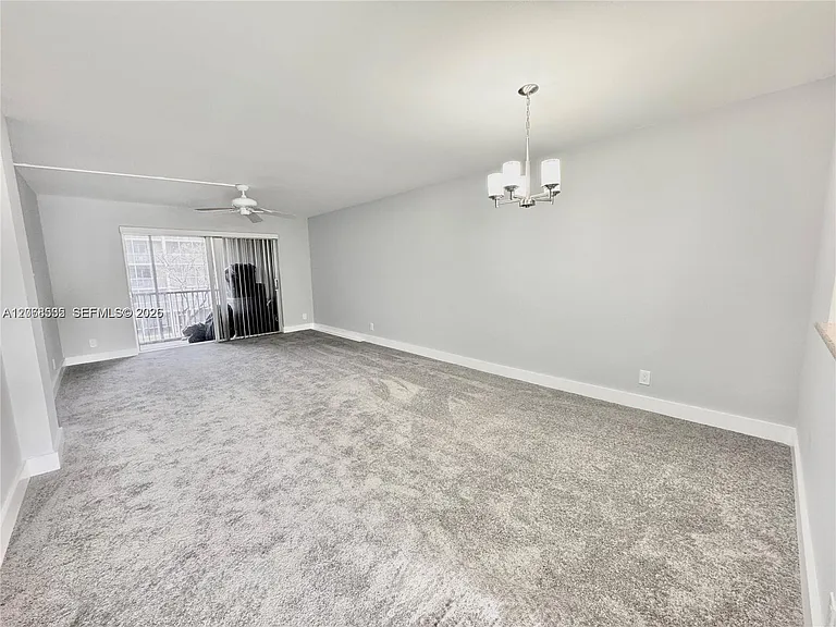 1075 Riverside Dr #302 — Photo 6
