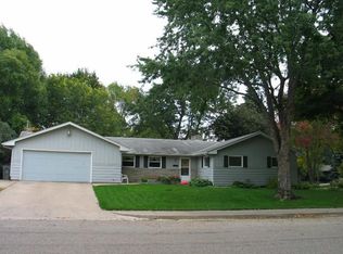 2610 S Carter Pl, Sioux Falls, SD 57105