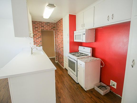 2nd image of 304 E Camden St