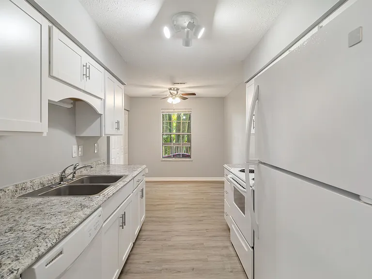 9104 Cedarpark Ln #C — Photo 11