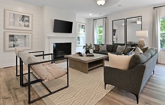 5th image of 1004 Whistler Way