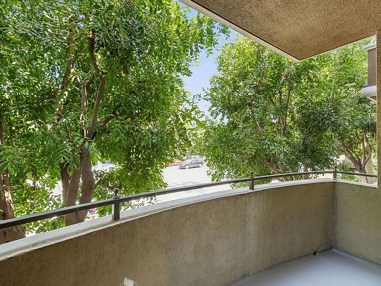 2245 Beverly Glen — Photo 130