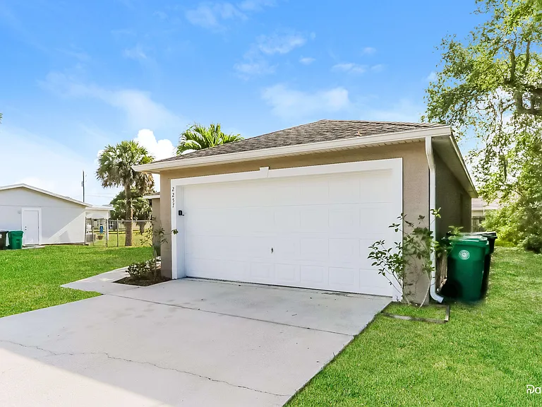 2257 SW Matheson Ter — Photo 13