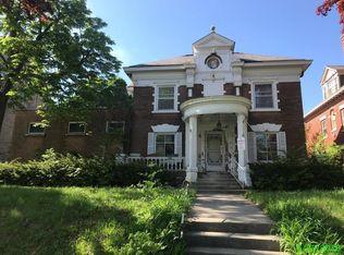 2915 W Highland Blvd, Milwaukee, WI 53208