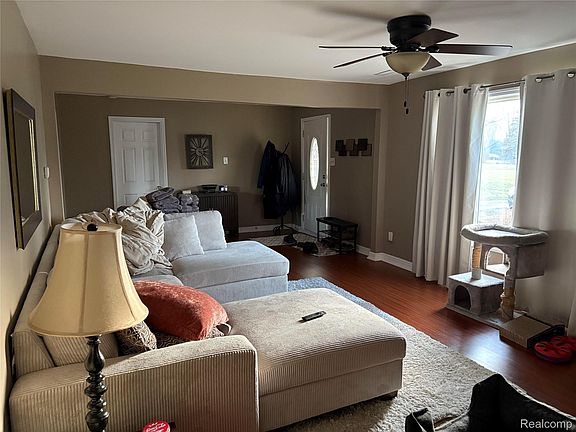 5th image of 23944 Harrellson St