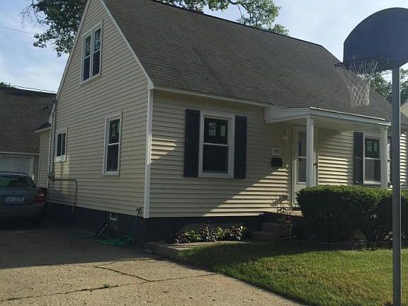 2nd image of 1477 Winchester Dr