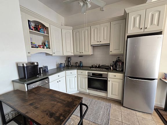 4th image of 25-40 37th St #3R