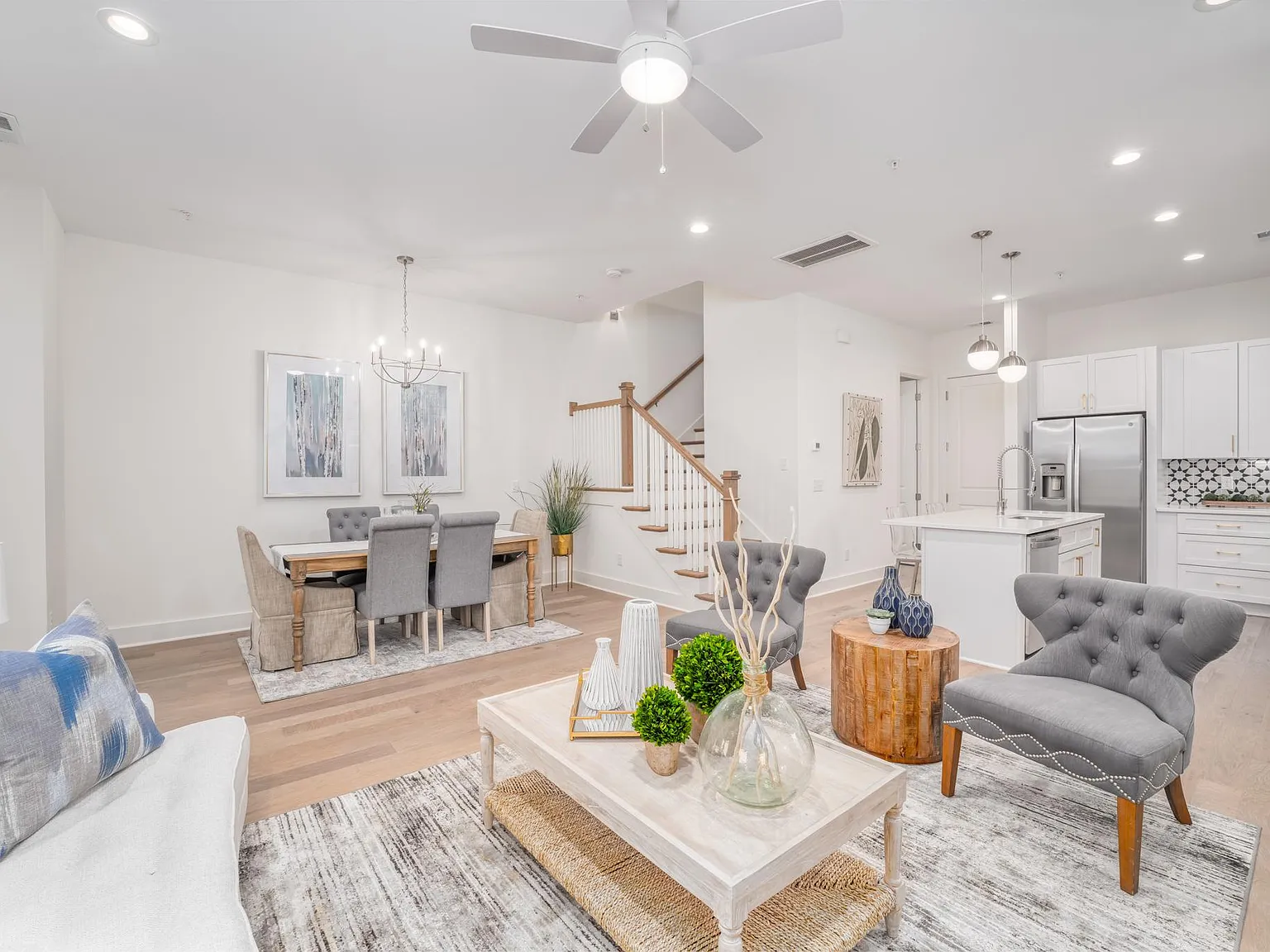 3 bed, 2.5 bath, 1736 sqft, $3,495 — Photo 4