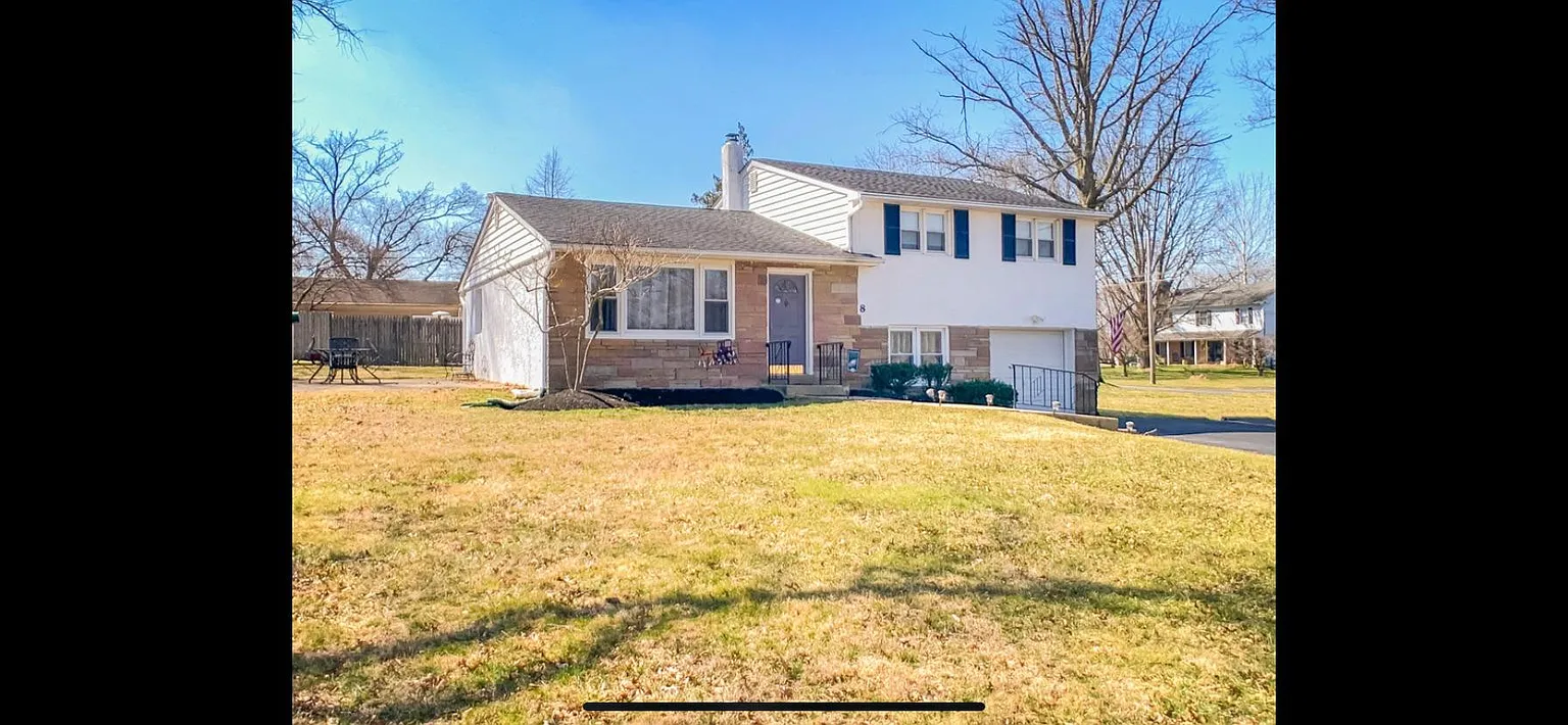 8 Lakeview Dr photo 1