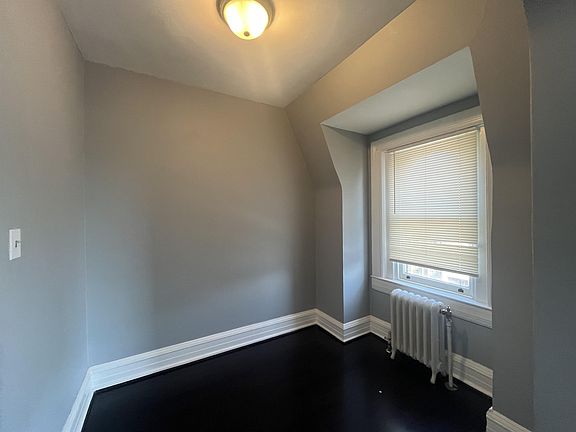 5th image of 328 E Market St #3