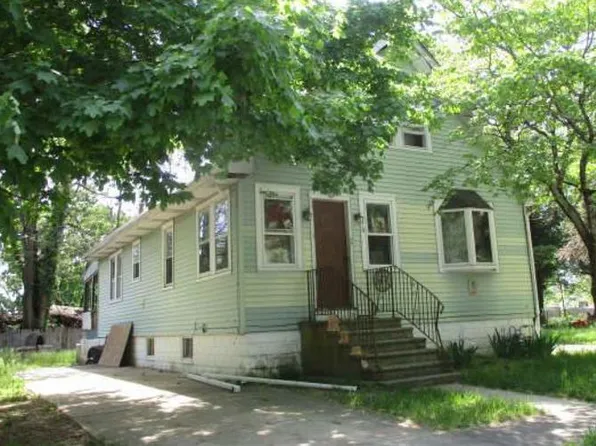 18 Kemble Ave, Millville, NJ 08332