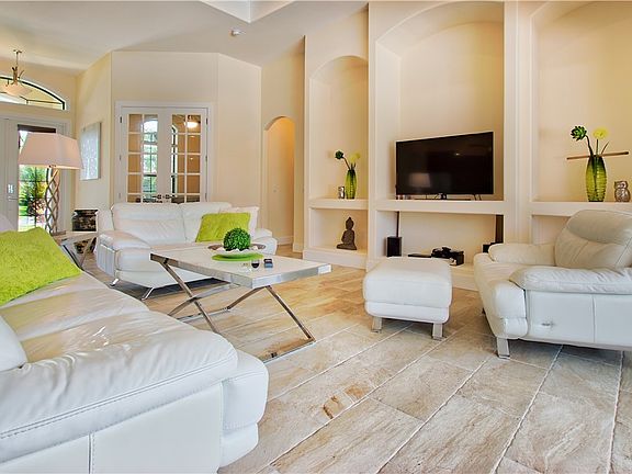 4th image of 1726 SW 40th Terrace Cpe