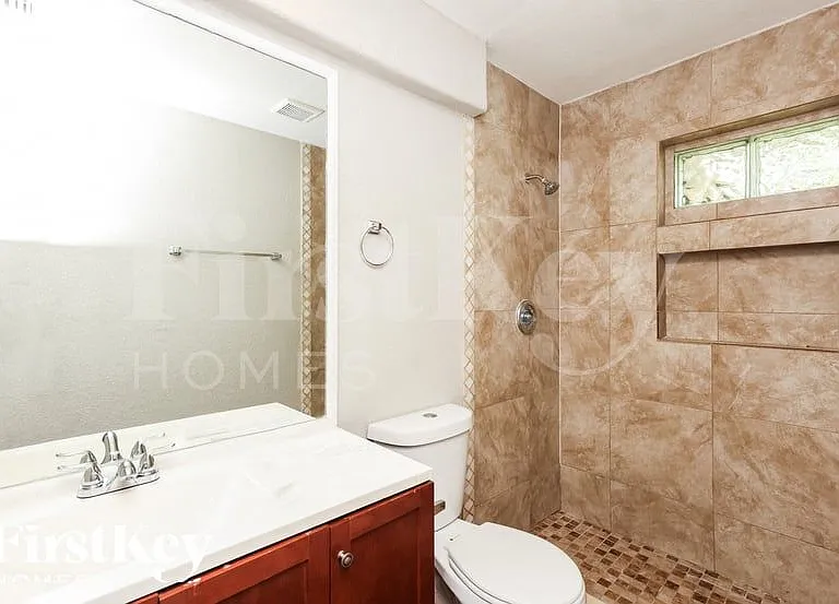 1105 Arthur Ave — Photo 10