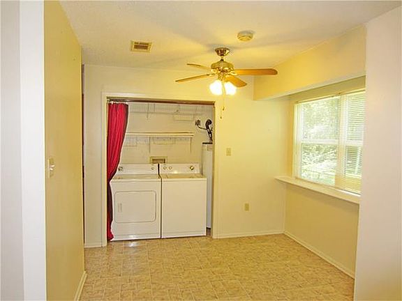4th image of 35320 Fleetwood Dr #B