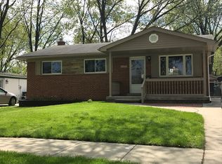 22814 Detour St, Saint Clair Shores, MI 48082