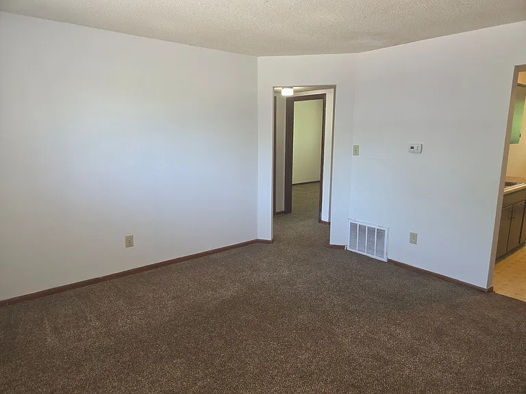 924 W Texas Ave — Photo 4