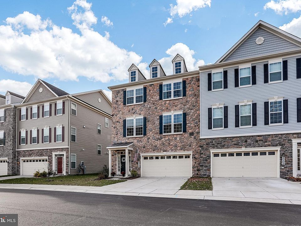 1st image of 8206 Chardonay Dr