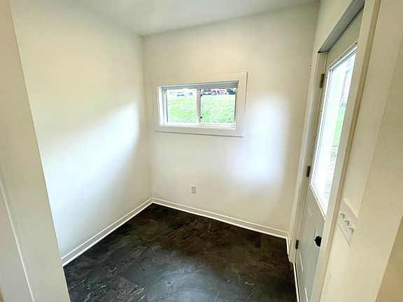 3rd image of 419 W Olson St