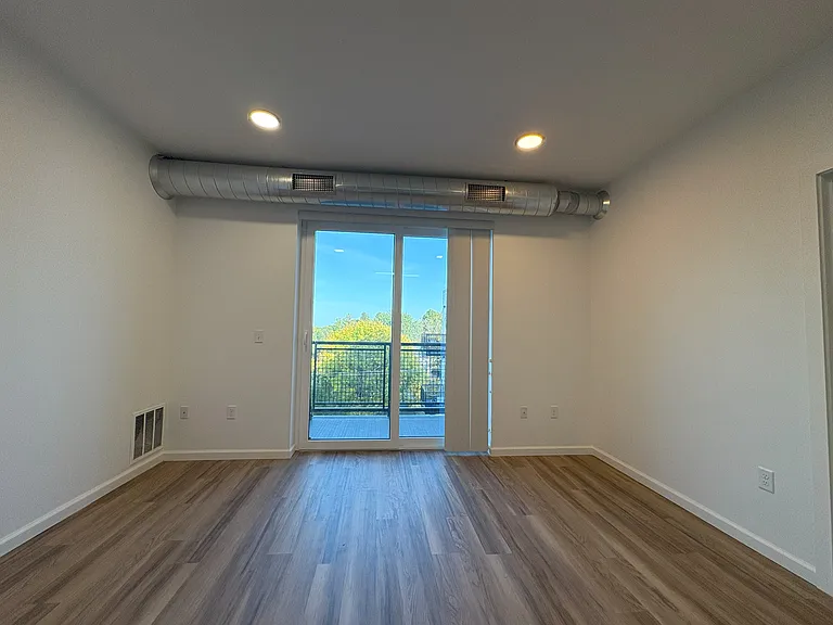 The Pearl Apartments — Photo 10