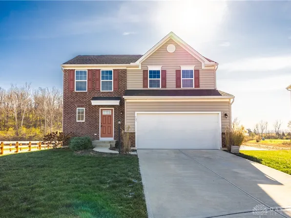 137 Regatta Park Dr, Fairborn, OH 45324
