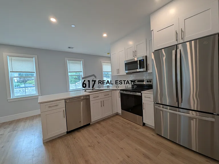 124-6 Kenrick St — Photo 1