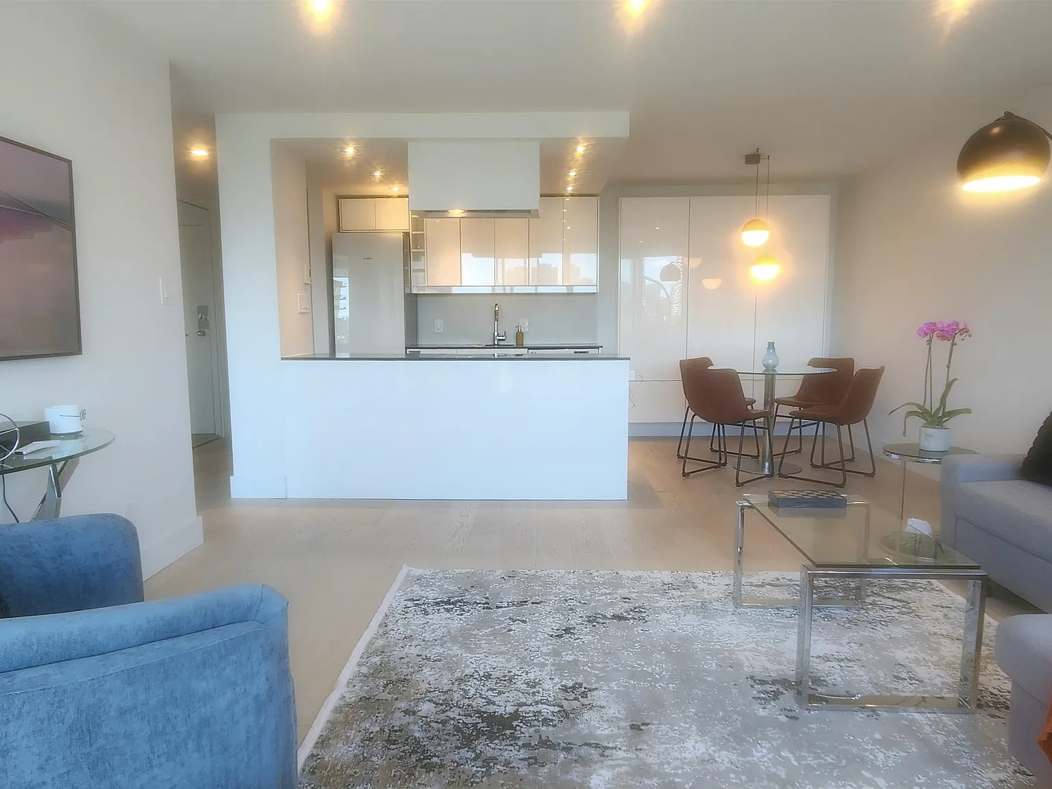 1 bed, 725 sqft, $2,850 — Photo 3