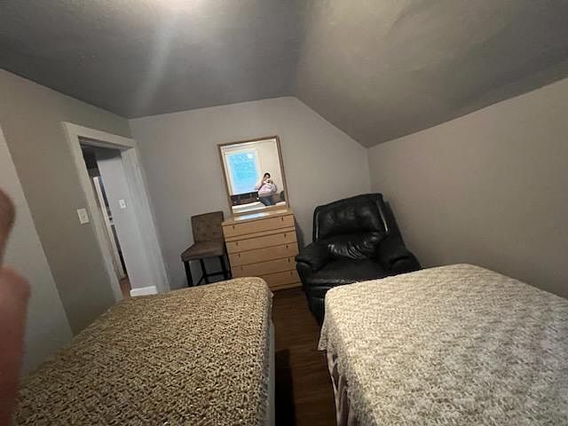 1st image of 805 1/2 E 7th St