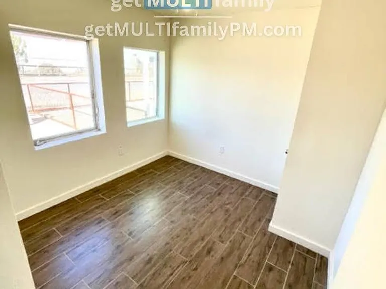 1402 E McKinley St #B — Photo 9
