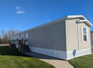 208 Van Buren Cir #208, Davison, MI 48423