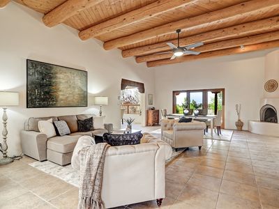 6 Chapala Rd, Santa Fe, NM, 87508
