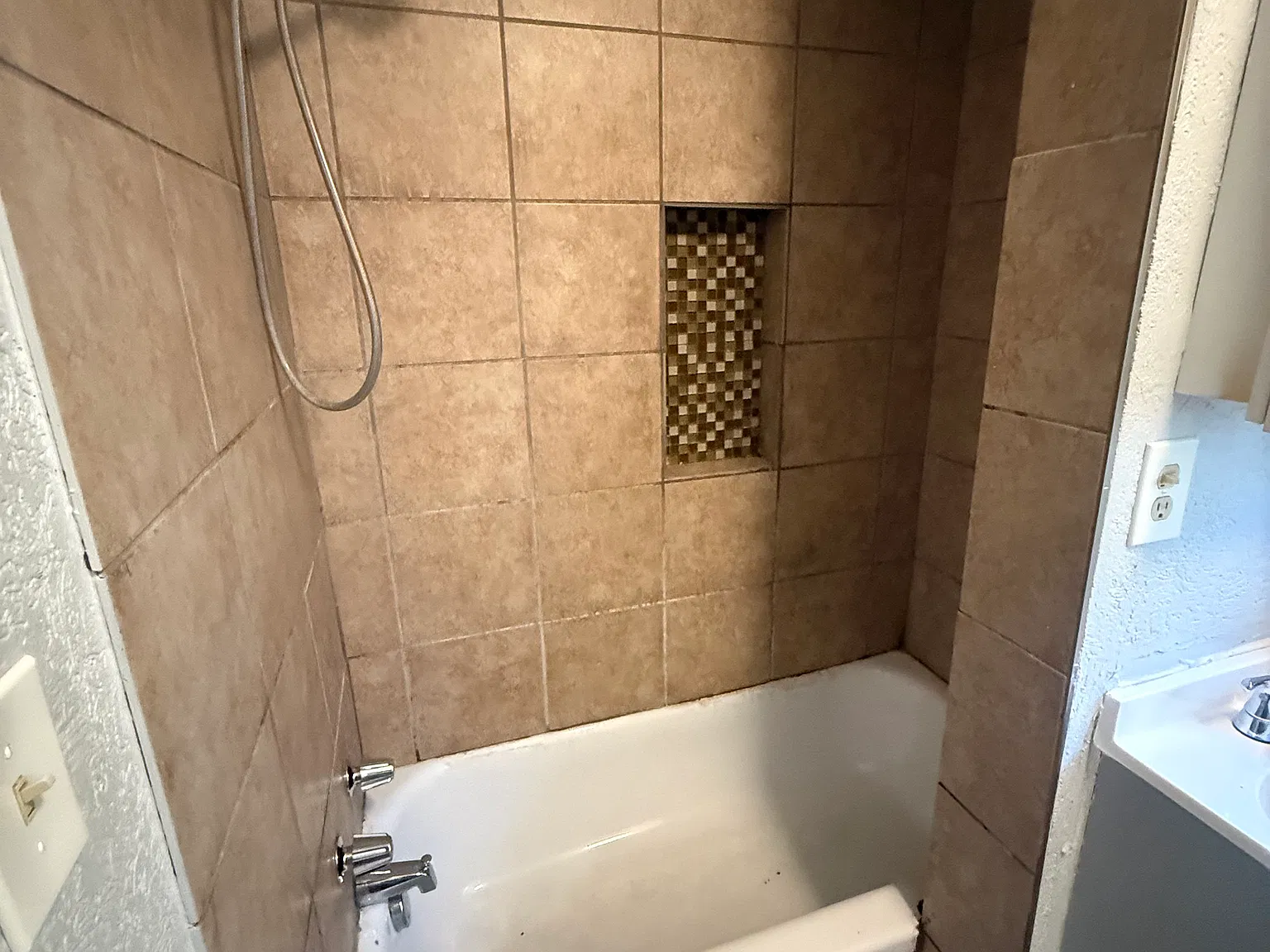 2 bed, 1240 sqft, $995 — Photo 3