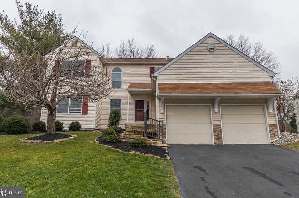 1st image of 601 Parkview Way