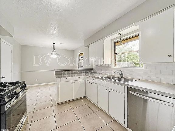 5th image of 2930 Wuthering Heights Dr