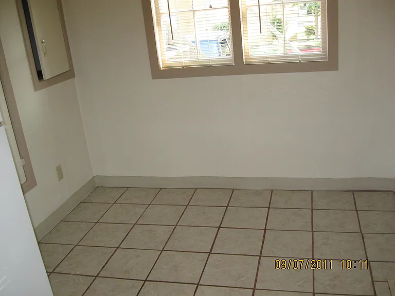 912 1/2 FORT — Photo 3