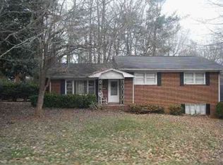 500 Hillcrest Dr, Randleman, NC 27317