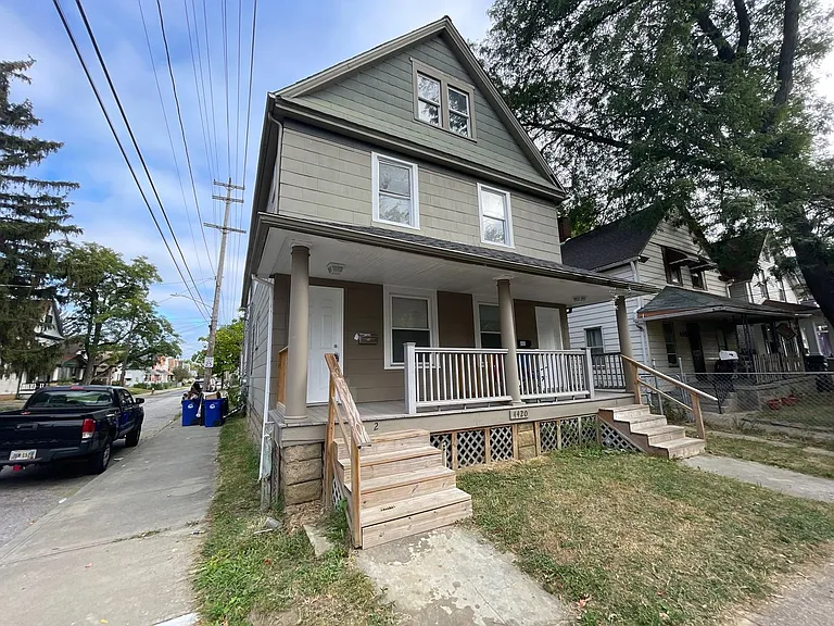 4420 Bush Ave — Photo 2