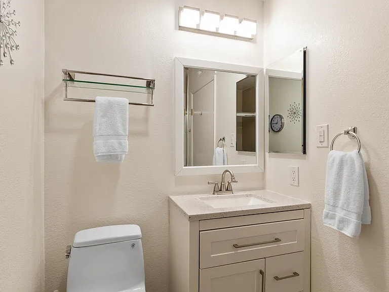 1 Laurel St #102 — Photo 22
