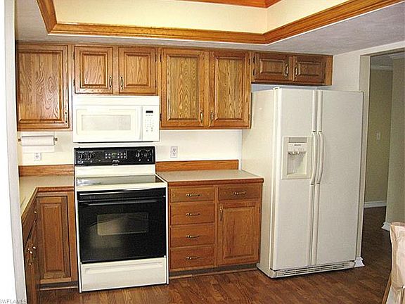 3rd image of 1901 Clifford St APT 1101