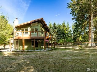 813 Hazzle Ct, Coupeville, WA 98239