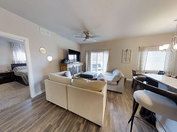 3rd image of 103-173 Drumlin Cir #163