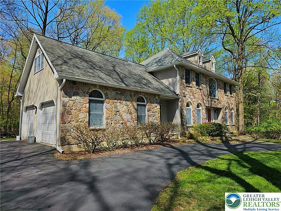 2nd image of 3122 Dogwood Ln