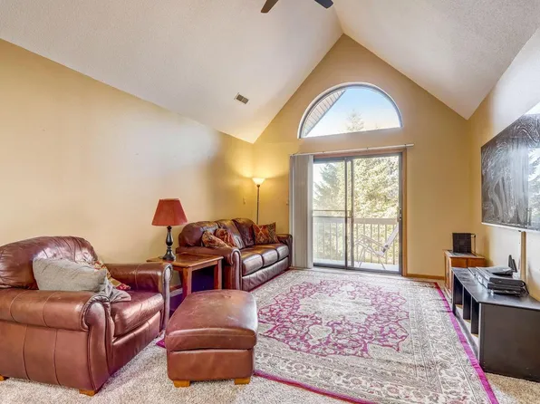 N58W23815 Hastings COURT #6, Sussex, WI 53089