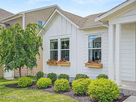 2nd image of 3719 Scarlet Oak Ln
