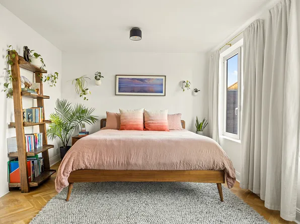 531 Vanderbilt Avenue image 12 of 21