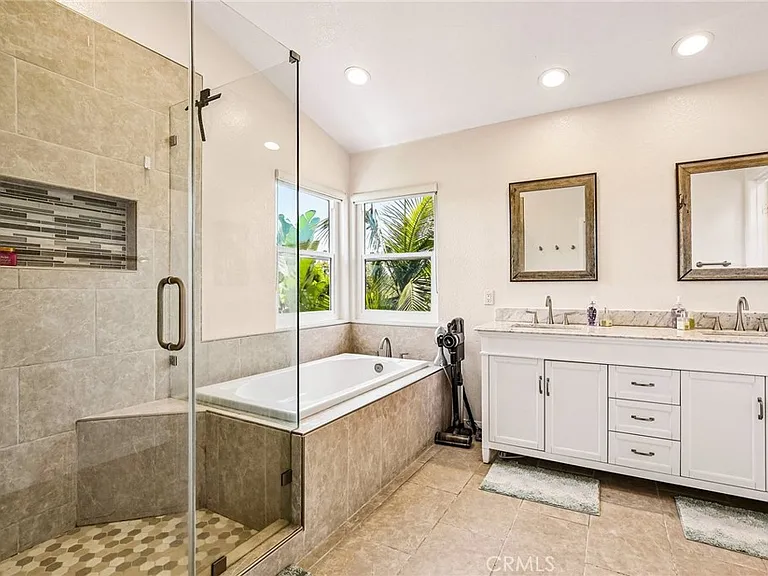 24882 Oxford Dr — Photo 29