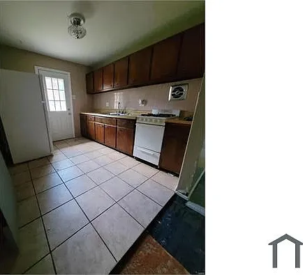 4043 Esseldale Dr — Photo 5