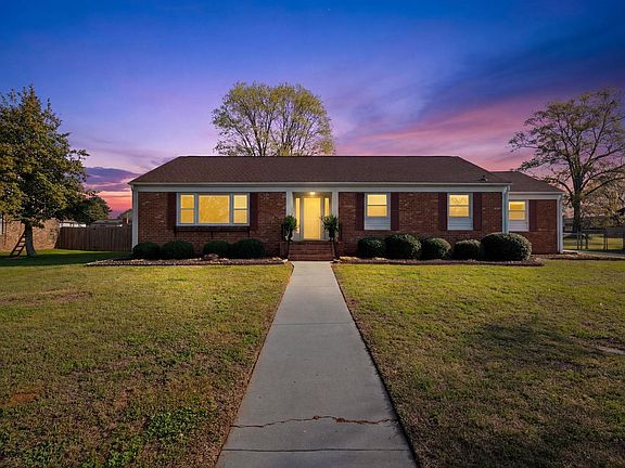 2nd image of 106 Whitestone Ave