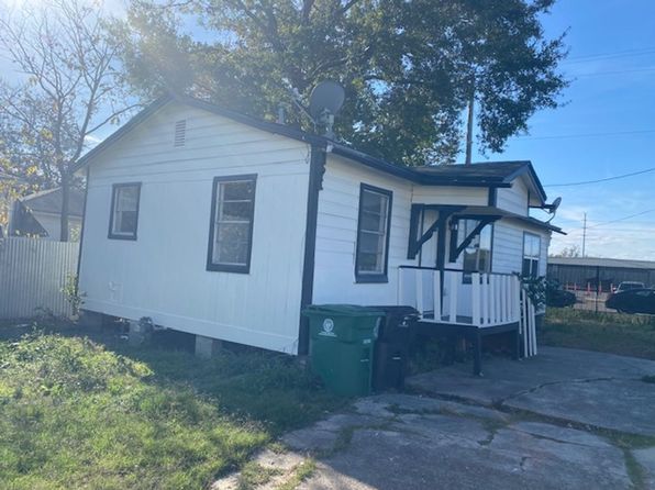 1214 Des Jardines St