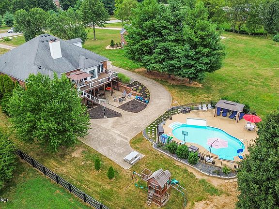 3rd image of 118 Plantation Dr